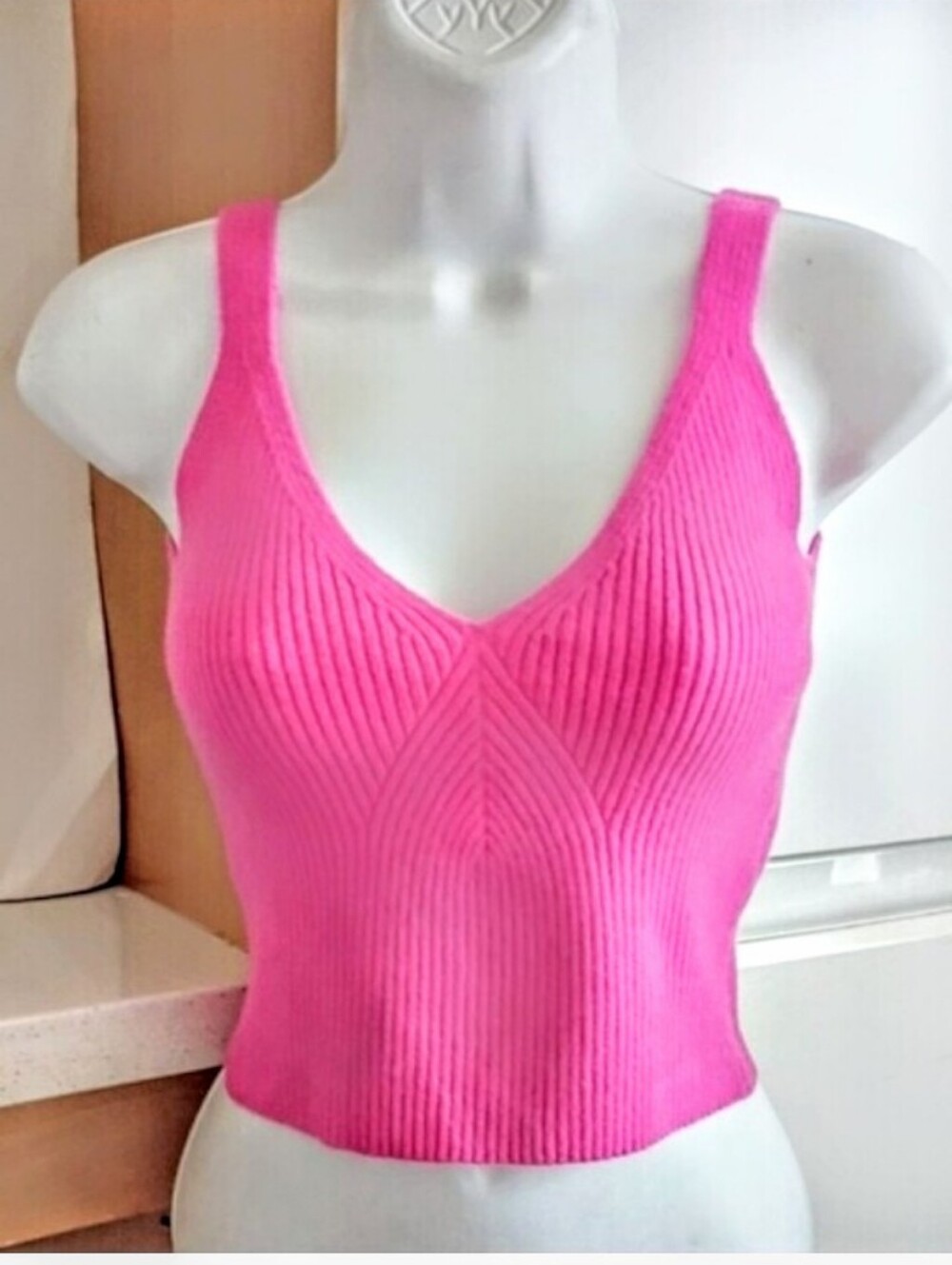 Cashmere 89% Rib Knit Cropped Tank Top sz Sj.